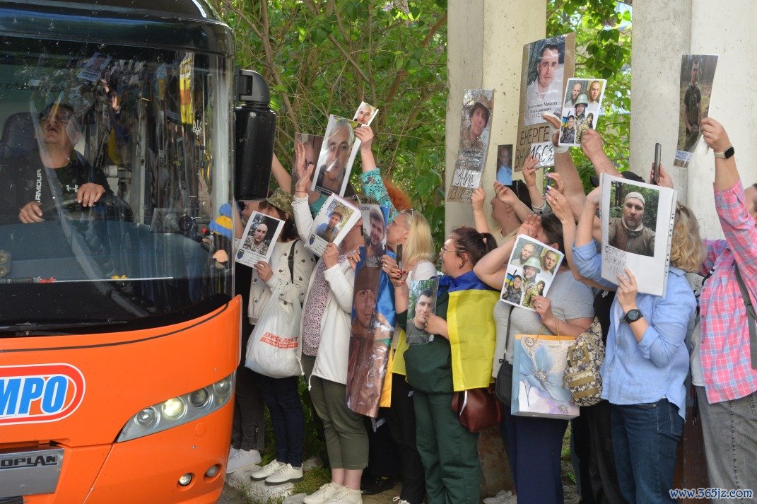 352300009980833793.jpg 352300009980833793.jpg